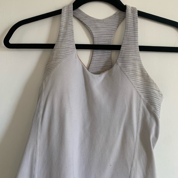 Lululemon Athletica Grey /White Striped Built in Bra Racerback Tank Top size 4 - Picture 3 of 8